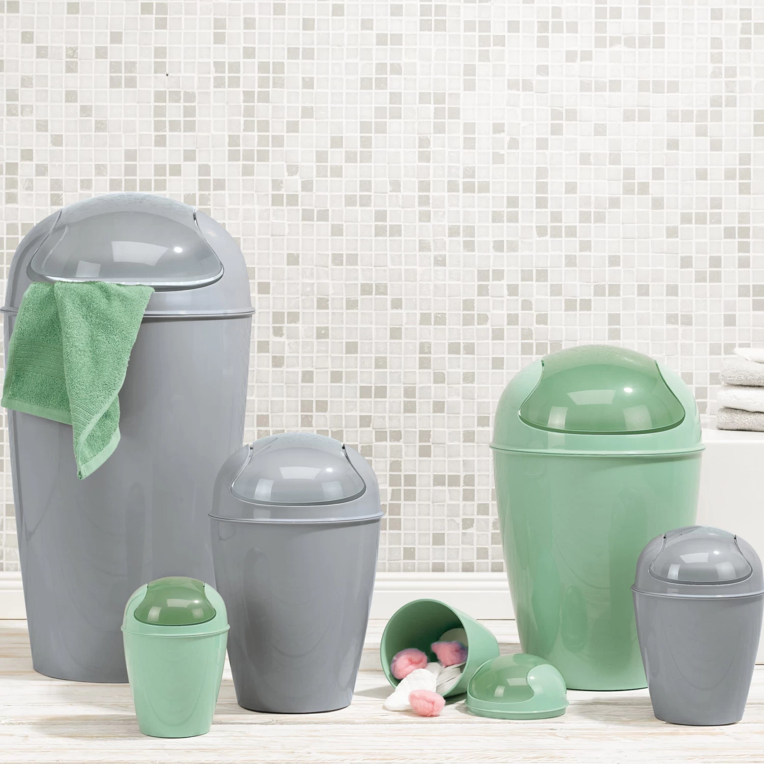 Koziol DEL M - Schwingdeckeleimer 12l In Cosmos Black – Bild 5